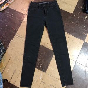 AMERICAN EAGLE BLACK SKINNY JEANS